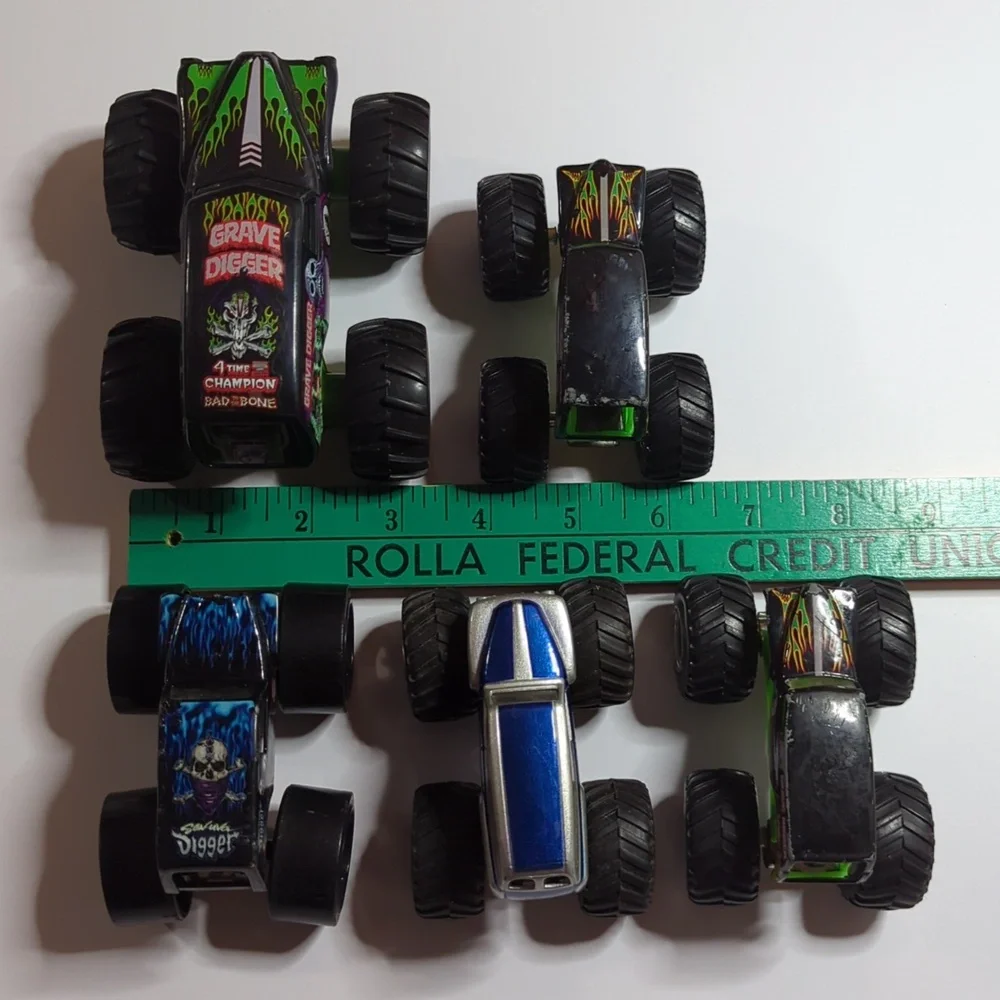 5 Grave Digger Monster Trucks Green Black Blue Silver Hot Wheels Push N Go